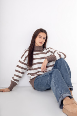 Светр жіночий